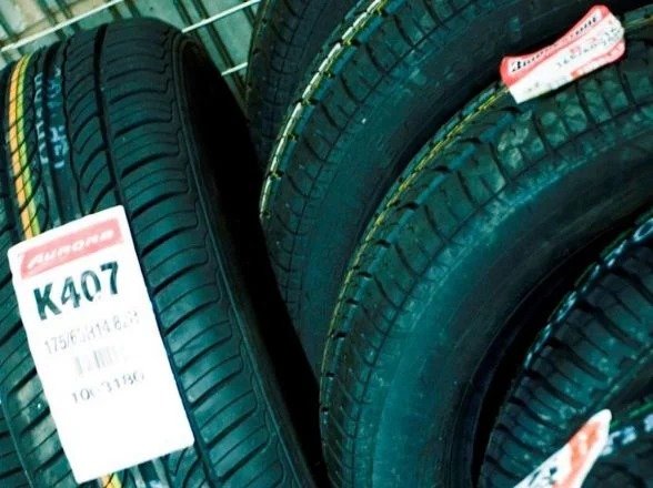 Automotive service parts being picked for distribution